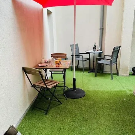 3 Personnes Centre Ville, Avec Cour Lägenhet *