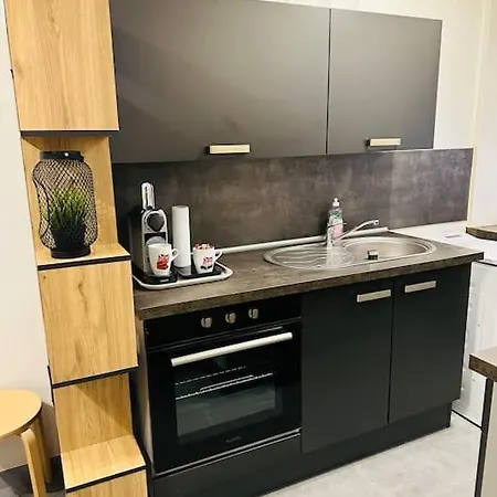 3 Personnes Centre Ville, Avec Cour