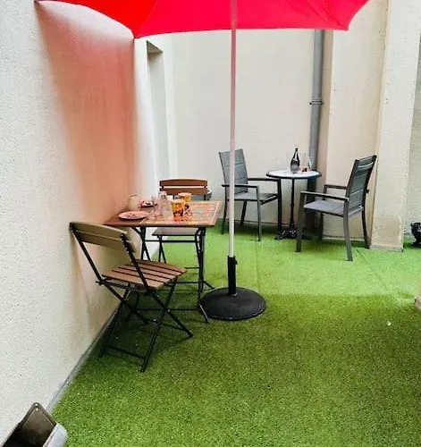 3 Personnes Centre Ville, Avec Cour شقة *