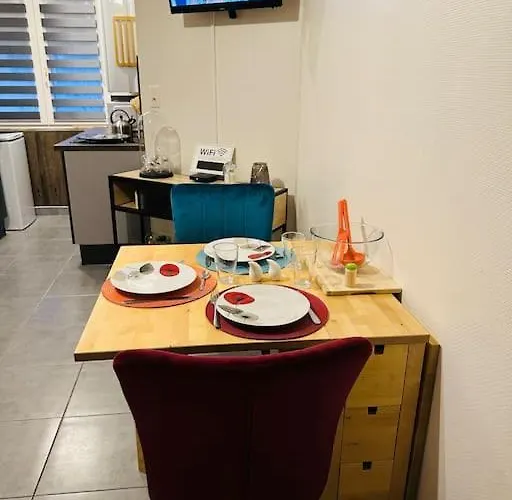 3 Personnes Centre Ville, Avec Cour كاليه