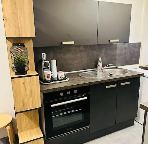 3 Personnes Centre Ville, Avec Cour