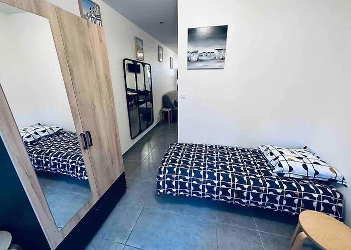 3 Personnes Centre Ville, Avec Cour شقة كاليه