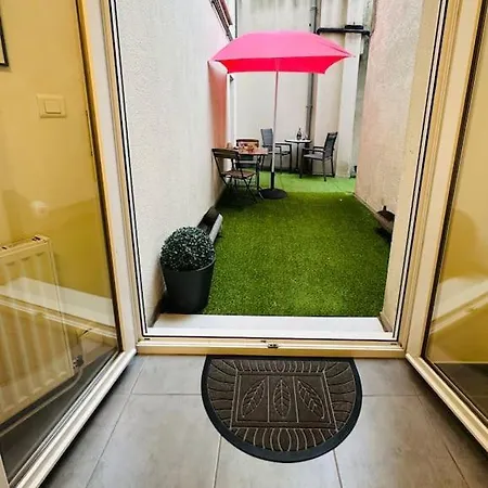 3 Personnes Centre Ville, Avec Cour Apartament