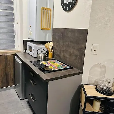 3 Personnes Centre Ville, Avec Cour *