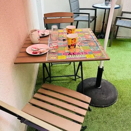 3 Personnes Centre Ville, Avec Cour * Calais