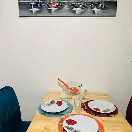 3 Personnes Centre Ville, Avec Cour Apartament